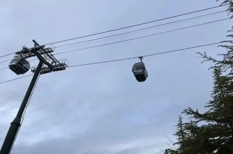 Chilena sobrevive 15 horas atrapada en Góndola con -5°C en centro de esquí de EE.UU.