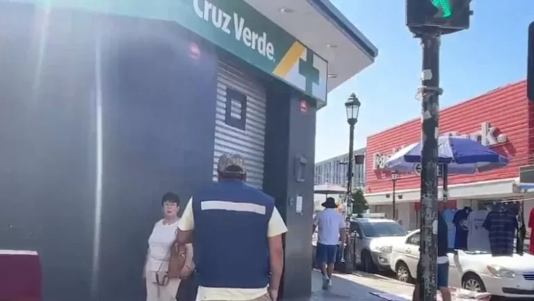 Delincuentes roban más de 10 millones de pesos desde Farmacia Cruz Verde de Talca