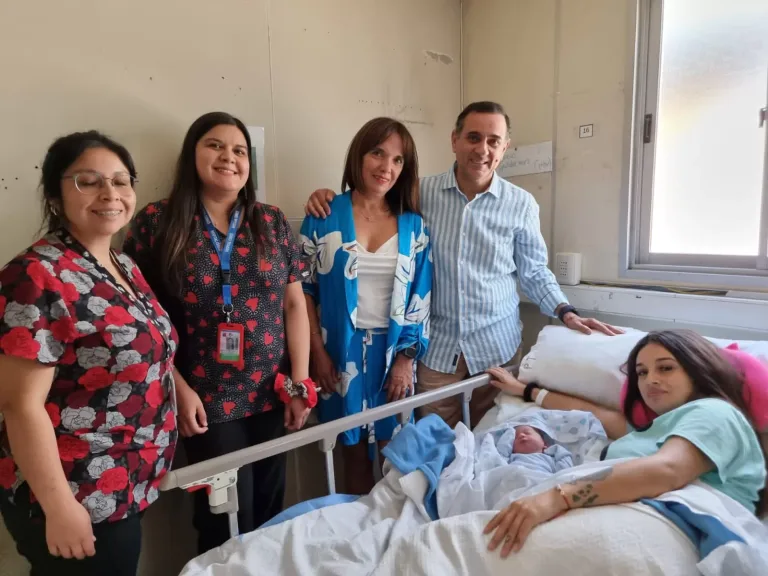 Emotivo comienzo de año: Milán Vargas Galdámez, el primer bebe en nacer en Curicó este 2024