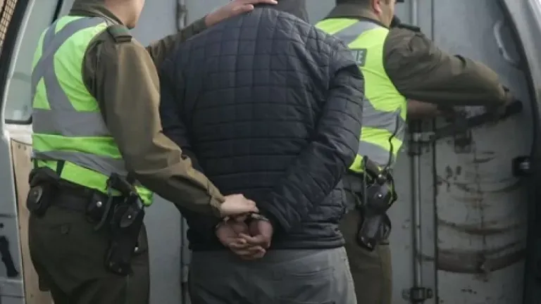 Guardia de seguridad resulta herido con arma blanca al ser atacado por dos sujetos en un supermercado de Molina Guardia de seguridad resulta herido con arma blanca al ser atacado por dos sujetos en un supermercado de Molina