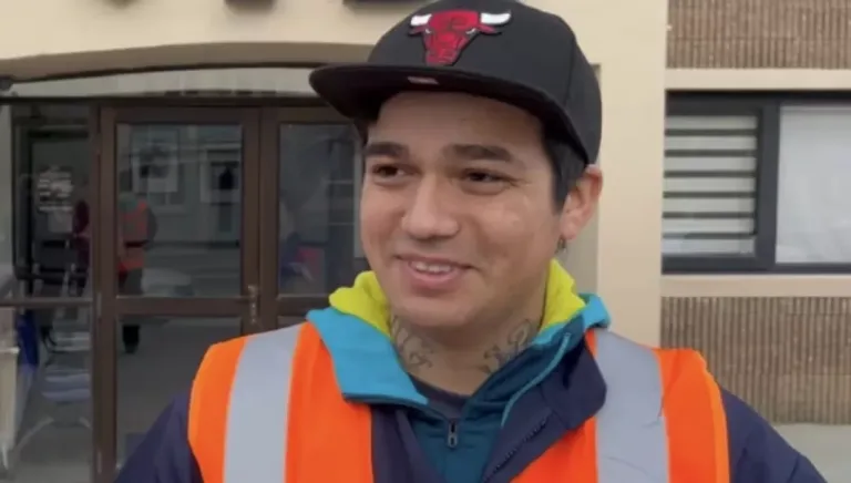 Un gesto de honestidad en Punta Arenas: Recolector de residuos devuelve bolso con 27 millones de pesos Un gesto de honestidad en Punta Arenas: Recolector de residuos devuelve bolso con 27 millones de pesos