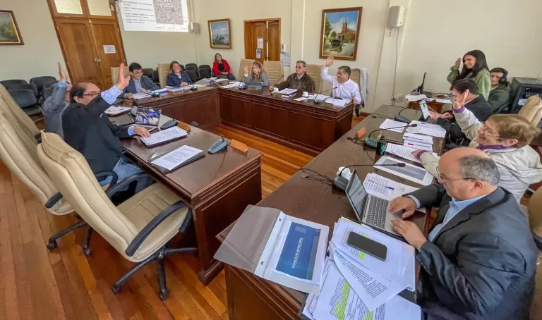 Consejo Municipal de Curicó aprueba licitaciones para proyectos clave en mejoras urbanas y de calidad de vida Consejo Municipal de Curicó aprueba licitaciones para proyectos clave en mejoras urbanas y de calidad de vida