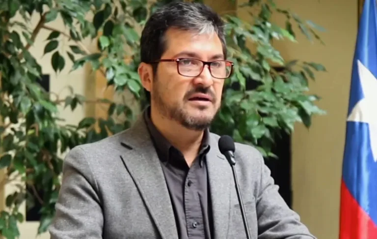 Diputado Hugo Rey Martínez demanda urgente apoyo estatal para familias con miembros TEA tras fatal parricidio y suicidio en Puerto Varas Diputado Hugo Rey Martínez demanda urgente apoyo estatal para familias con miembros TEA tras fatal parricidio y suicidio en Puerto Varas