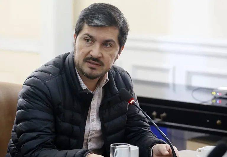 Crisis hídrica en Molina: Diputado Hugo Rey oficia a los ministerios correspondientes para que den una solución urgente Crisis hídrica en Molina: Diputado Hugo Rey oficia a los ministerios correspondientes para que den una solución urgente