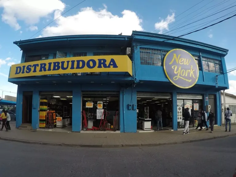 Distribuidora New York en Curicó fue víctima de la delincuencia Distribuidora New York en Curicó fue víctima de la delincuencia
