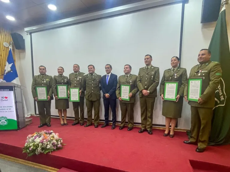 Municipio de Curicó celebró el 97º aniversario de Carabineros con emotivo homenaje