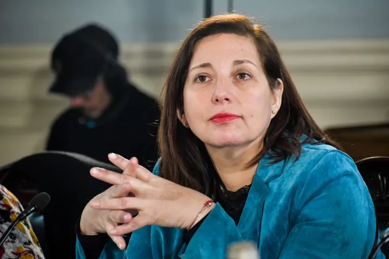 Senadora Paulina Vodanovic acusa a Ximena Rincón de ser portavoz de la derecha al negarse a apoyar a Cristina Bravo