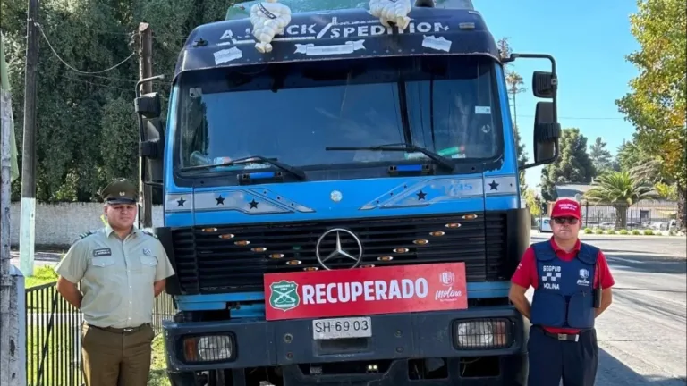 En Molina, recuperan camión robado en la Región Metropolitana