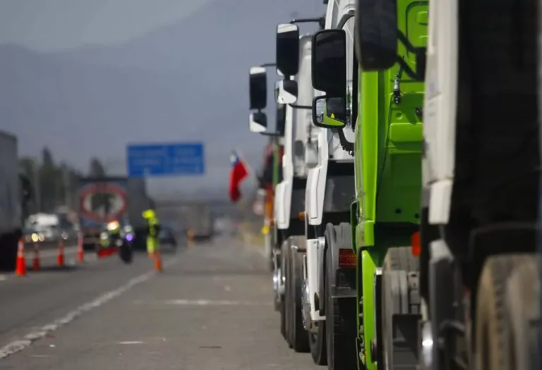 Confederación Nacional de Dueños de Camiones de Chile desmiente rumores de un supuesto llamado a paro Confederación Nacional de Dueños de Camiones de Chile desmiente rumores de un supuesto llamado a paro