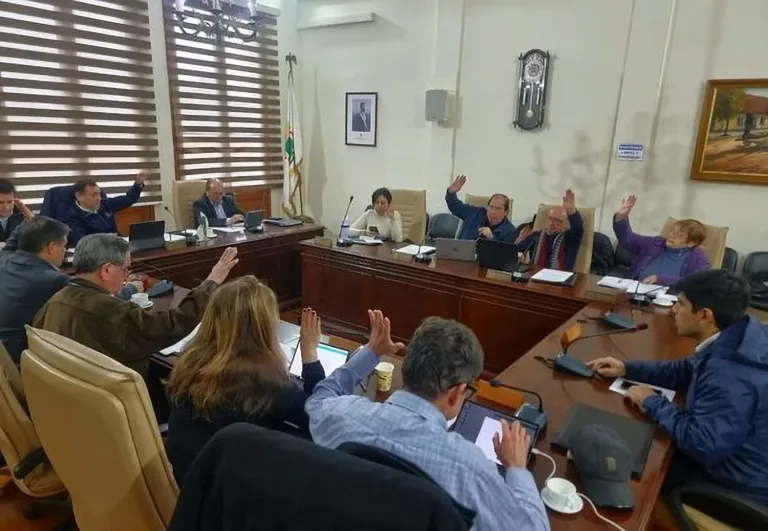 El Concejo Municipal de Curicó aprobó el financiamiento para becas deportivas y subvenciones para clubes en 2024 El Concejo Municipal de Curicó aprobó el financiamiento para becas deportivas y subvenciones para clubes en 2024