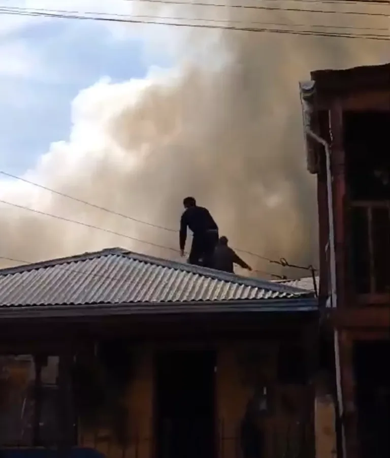 Incendio afectó al menos siete viviendas en el sector Huique de la comuna de Palmilla Incendio afectó al menos siete viviendas en el sector Huique de la comuna de Palmilla
