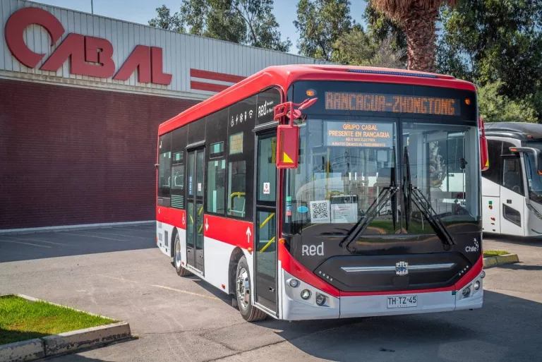 La electromovilidad avanza en Chile: Rancagua incorpora 10 buses eléctricos al transporte público
