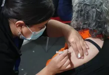 Cerca de 98 mil mayores de 60 años siguen sin vacunarse contra la influenza en el Maule Vacunacion