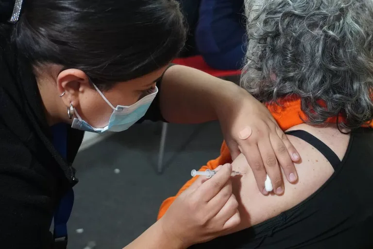 Curicó intensifica la campaña de vacunación contra la Influenza con nuevos puntos de inoculación Curicó intensifica la campaña de vacunación contra la Influenza con nuevos puntos de inoculación