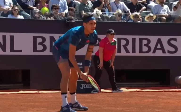 Alejandro Tabilo avanza a cuartos de final en el ATP Masters 1000 de Roma Tras Derrotar a Karen Khachanov Alejandro Tabilo avanza a cuartos de final en el ATP Masters 1000 de Roma Tras Derrotar a Karen Khachanov