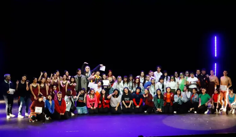 Curicó celebró la diversidad con la Tercera Gala Pride y la presentación de la Obra «Exilio» Curicó celebró la diversidad con la Tercera Gala Pride y la presentación de la Obra «Exilio»