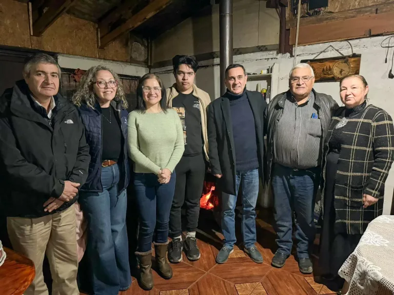 Municipio curicano entrega importante ayuda social a vecina de Sarmiento Municipio curicano entrega importante ayuda social a vecina de Sarmiento