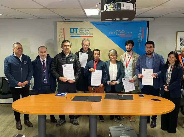 Trabajadores de EFE ponen fin del paro ferroviario tras lograr acuerdo con la empresa Trabajadores de EFE ponen fin del paro ferroviario tras lograr acuerdo con la empresa