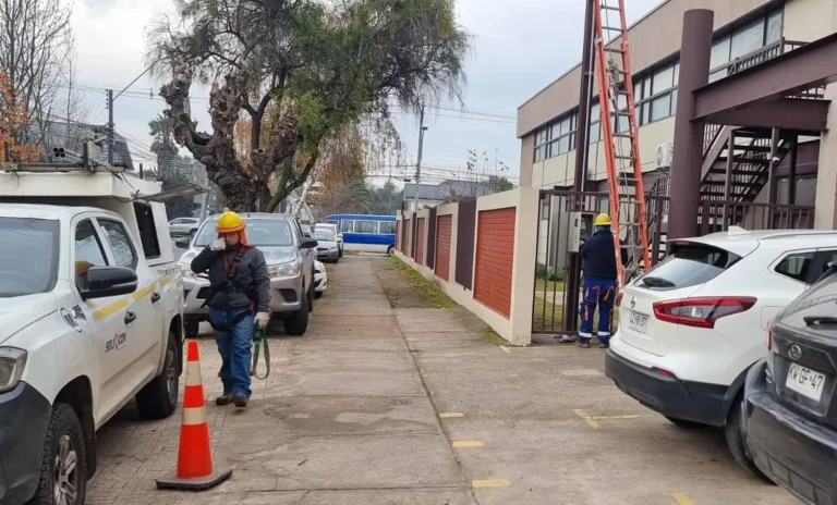 Iniciativa del diputado Hugo Rey concreta mejora energética en el Politécnico Juan Terrier Dailly de Curicó para calefaccionar las salas de clases Iniciativa del diputado Hugo Rey concreta mejora energética en el Politécnico Juan Terrier Dailly de Curicó para calefaccionar las salas de clases