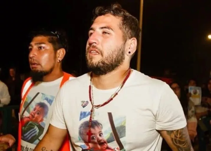 Padre cruza el desierto más árido del mundo en heroica marcha para financiar el tratamiento de su hijo Padre cruza el desierto más árido del mundo en heroica marcha para financiar el tratamiento de su hijo