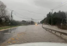 Autoridades refuerzan coordinación en la cuenca del Mataquito ante proyección de lluvias por El Niño Teno continúa su lucha contra las inundaciones-1