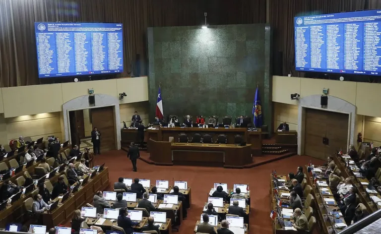 Hugo Rey Martínez apoya proyecto que restringe Pensiones de Gracia a condenados por delitos graves; la iniciativa pasó al Senado Hugo Rey Martínez apoya proyecto que restringe Pensiones de Gracia a condenados por delitos graves; la iniciativa pasó al Senado