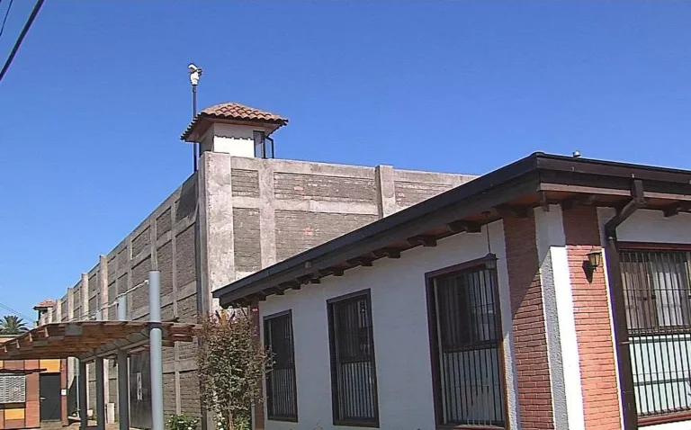 Investigan riña que dejó a dos internos gravemente heridos en la cárcel de Molina Investigan riña que dejó a dos internos gravemente heridos en la cárcel de Molina