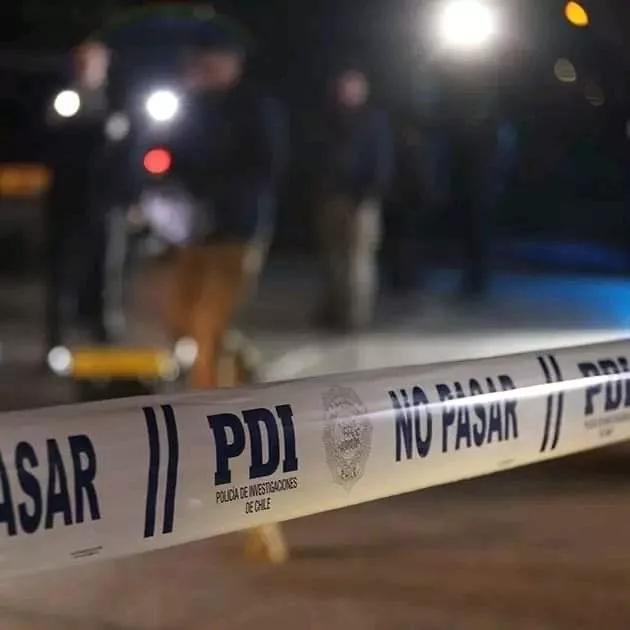 Detienen a menor que atacó con arma cortopunzante a su hermana en sector Santa Fe Curicó Detienen a menor que atacó con arma cortopunzante a su hermana en sector Santa Fe Curicó