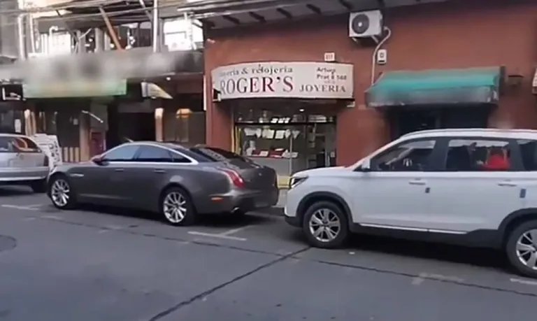 Detienen a uno de los delincuentes involucrados en el robo a la Joyería Roger’s en Curicó Detienen a uno de los delincuentes involucrados en el robo a la Joyería Roger’s en Curicó