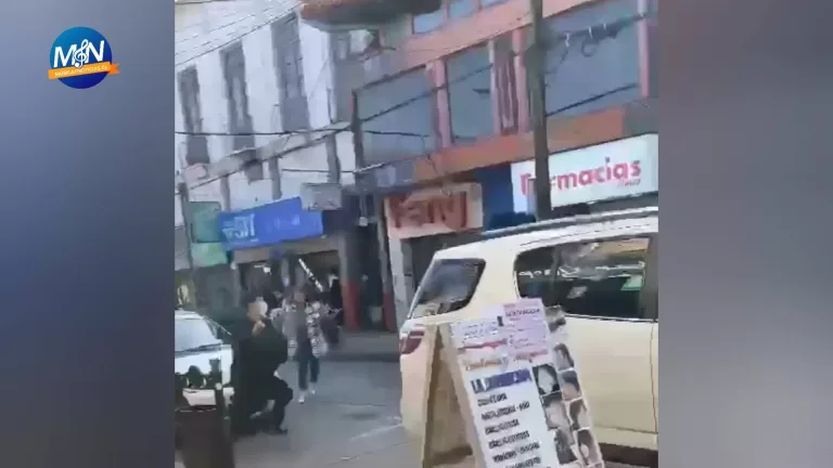 Impactante video captura fuga de delincuentes tras robo millonario en joyería de Curicó Impactante video captura fuga de delincuentes tras robo millonario en joyería de Curicó