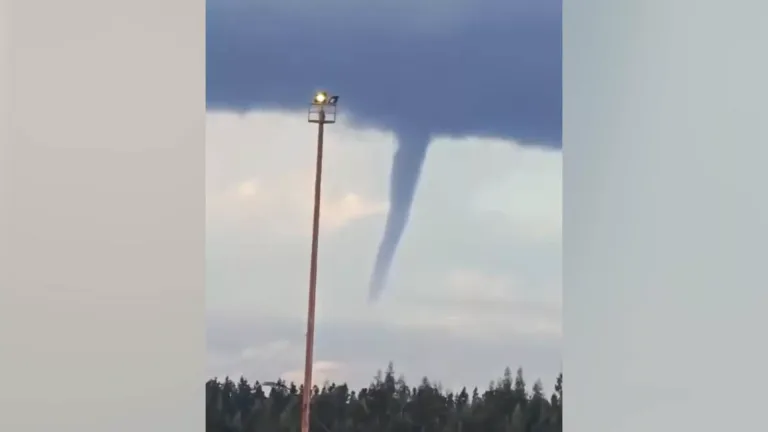 Impactante fenómeno meteorológico fue captado en el cielo de Los Ángeles, Chile (Video) Impactante fenómeno meteorológico fue captado en el cielo de Los Ángeles, Chile (Video)