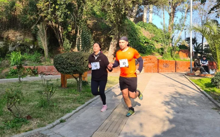Gran éxito en el primer desafío de Carrera de Obstáculos (OCR) en el Parque Cerro Condell de Curicó
