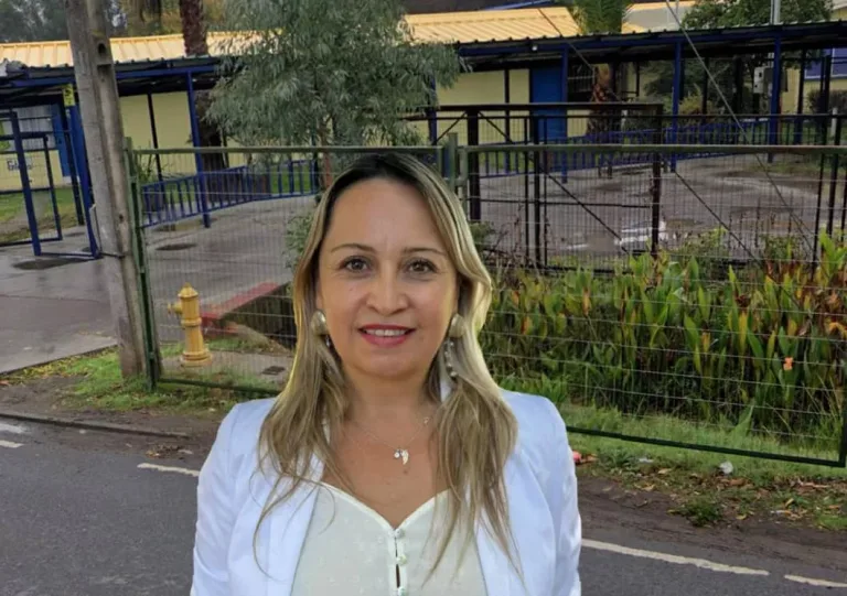 Candidata a alcaldesa de Sagrada Familia, Patricia Serrano, pide una solución urgente ante la falta de calefacción adecuada en el Colegio La Higuerilla