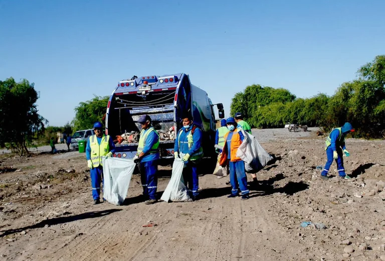 Curicó conmemora el “Día del Recolector de Residuos Domiciliarios” con un merecido descanso para los trabajadores