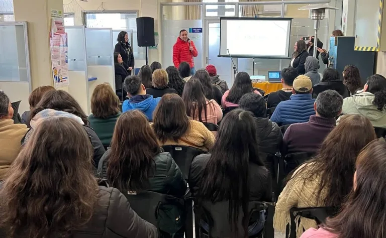 Finaliza el Primer Semestre del Programa Residencia Familia en Curicó con Notables Avances y Compromiso Comunitario Finaliza el Primer Semestre del Programa Residencia Familia en Curicó con Notables Avances y Compromiso Comunitario