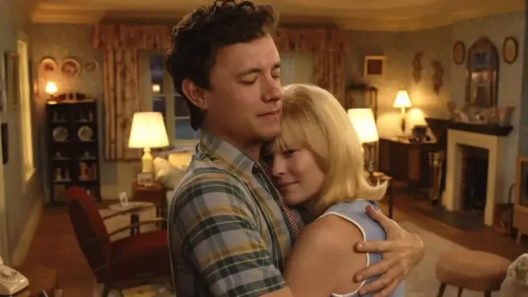 «Here»: La nueva película de Tom Hanks abre un debate sobre los futuros usos de la tecnología de rejuvenecimiento digital