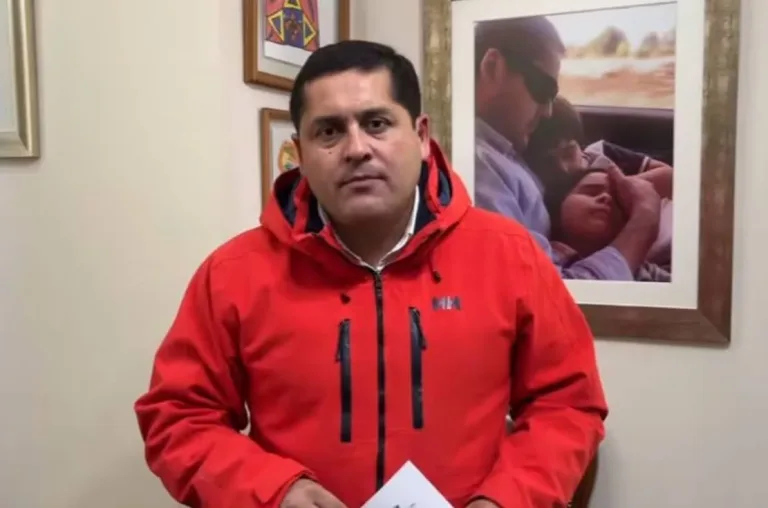 Por fraude al Fisco formalizarán al alcalde de Linares Mario Meza junto a ocho funcionarios del municipio y seis comerciantes