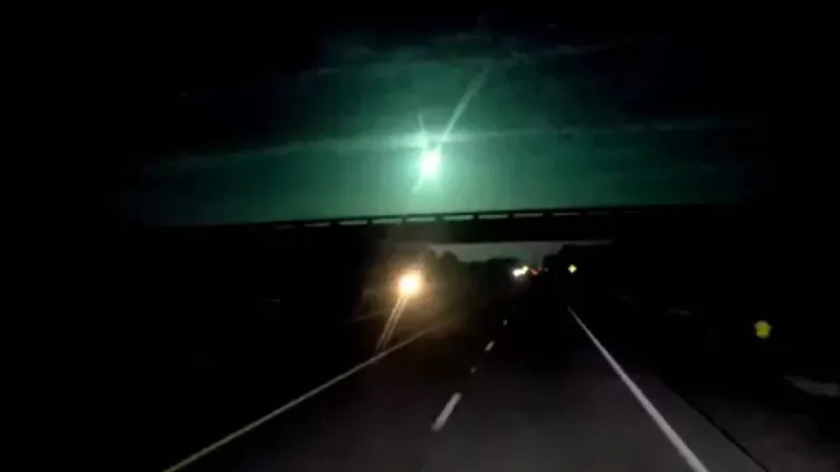 Meteorito ilumina el cielo nocturno de Turquía