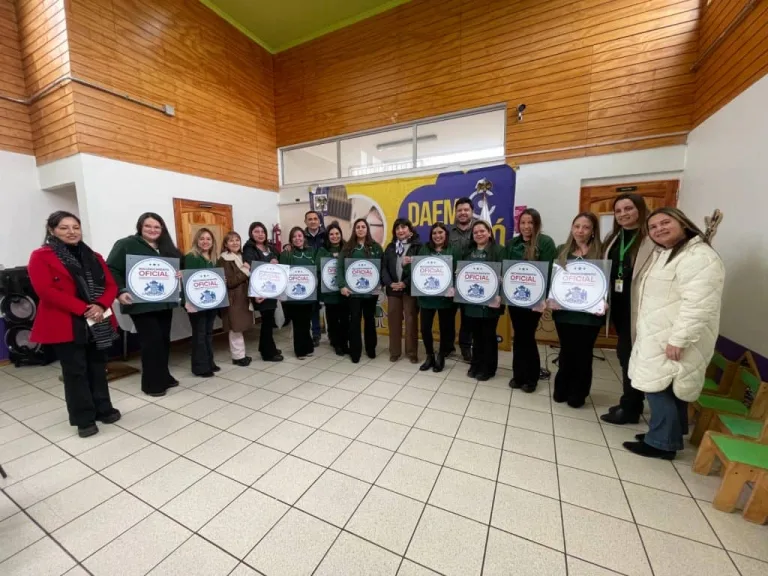 Diez Salas Cuna y Jardines Infantiles VTF en Curicó reciben Certificación de Excelencia