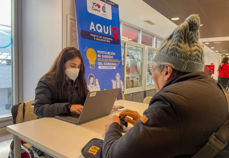 Alerta en Curicó: estafadores se hacen pasar por promotores del subsidio eléctrico