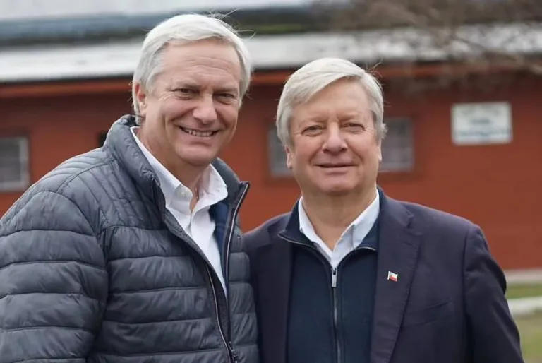 José Antonio Kast refuerza apoyo a George Bordachar en la Gira «RecuperarChile» que realizó en la región del Maule José Antonio Kast refuerza apoyo a George Bordachar en la Gira «RecuperarChile» que realizó en la región del Maule