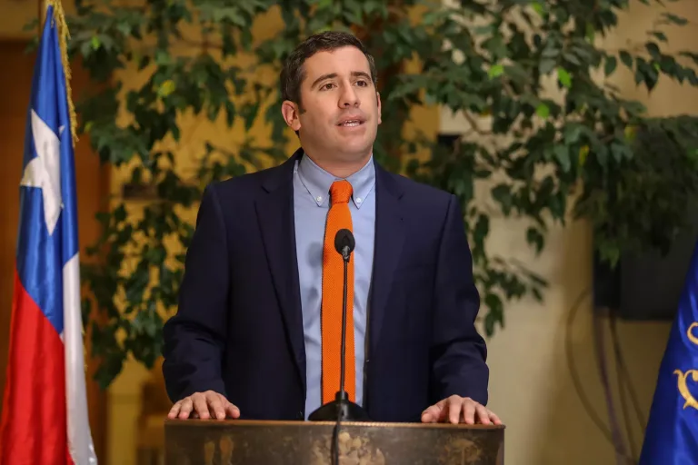 Diputado Benjamín Moreno se opone al aumento de asignaciones parlamentarias ante la crisis económica Diputado Benjamín Moreno se opone al aumento de asignaciones parlamentarias ante la crisis económica