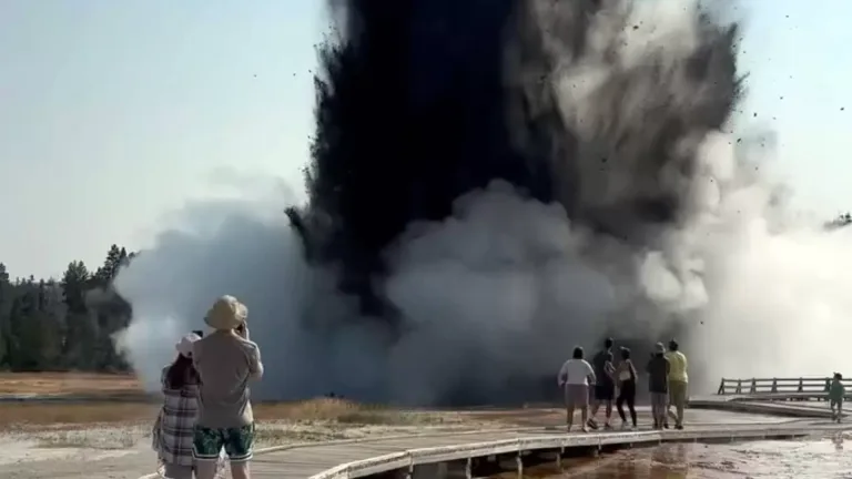 Explosión Hidrotermal en Yellowstone atrae atención global (Video)