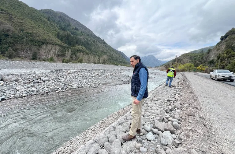 Alcalde de Romeral destaca avances significativos en la reposición de la Ruta J55 y defensas fluviales del río Teno