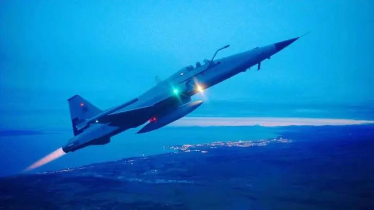 Chile desplego aviones de combate en respuesta a alerta de tráfico aéreo no identificado