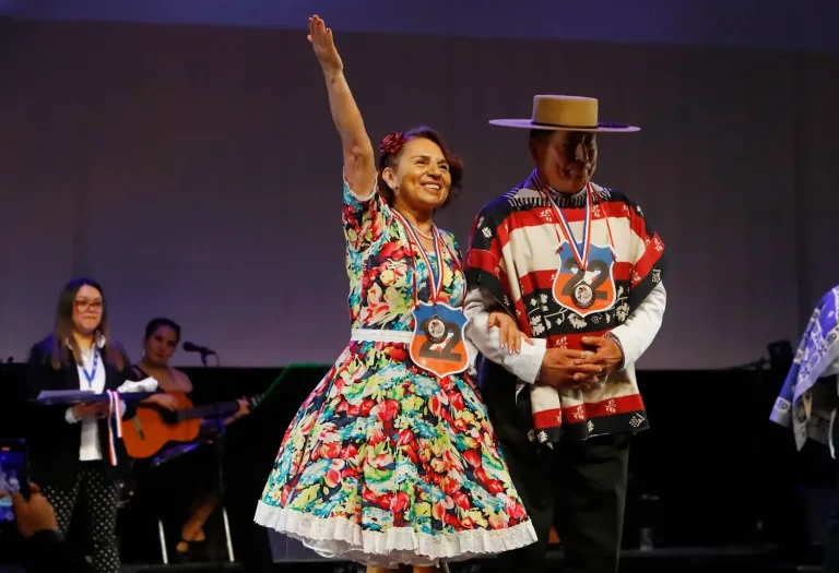 Curicó brilla en el Campeonato Provincial de Cueca del Adulto Mayor