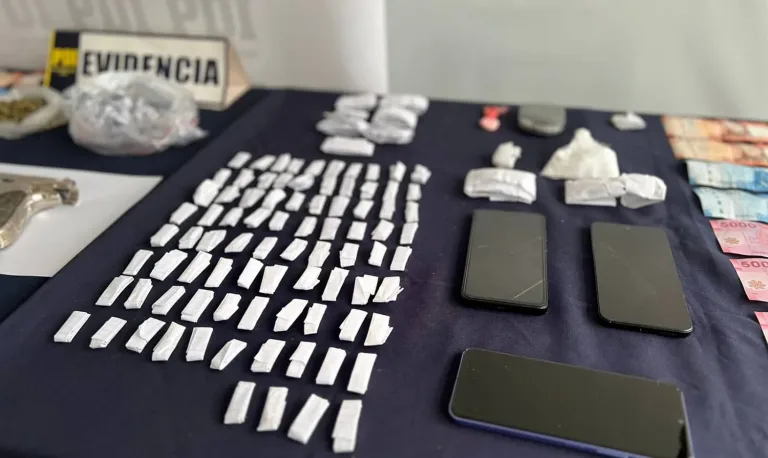 Demuelen un domicilio y desmantelan red de microtráfico en Santa Cruz