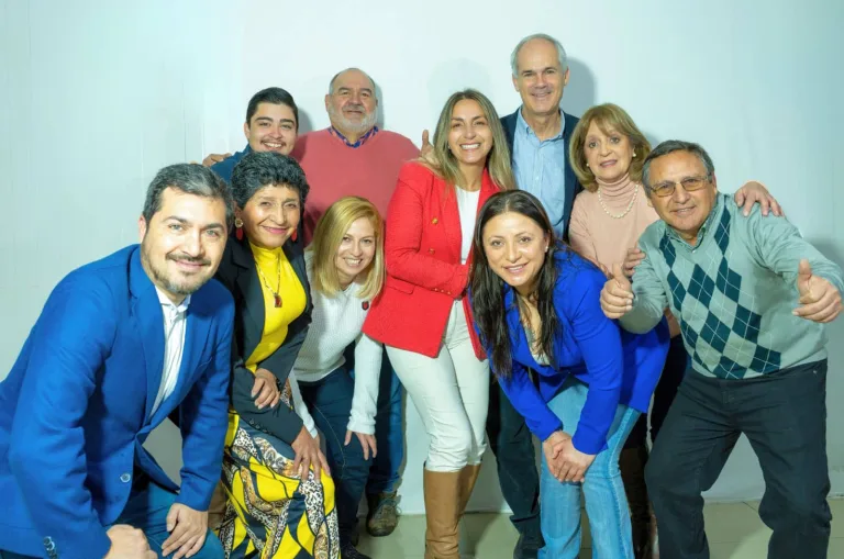 Giovanna Paredes Lanza su candidatura independiente a la alcaldía de Molina con amplio apoyo partidista y de la comunidad Giovanna Paredes Lanza su candidatura independiente a la alcaldía de Molina con amplio apoyo partidista y de la comunidad