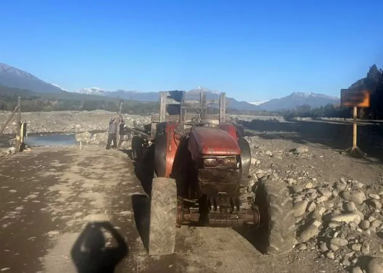 «¡Increíble! Un particular cierra un camino y deja aislada a la comunidad del Yacal y Alúpénhue en Molina (Video) «¡Increíble! Un particular cierra un camino y deja aislada a la comunidad del Yacal y Alúpénhue en Molina (Video)