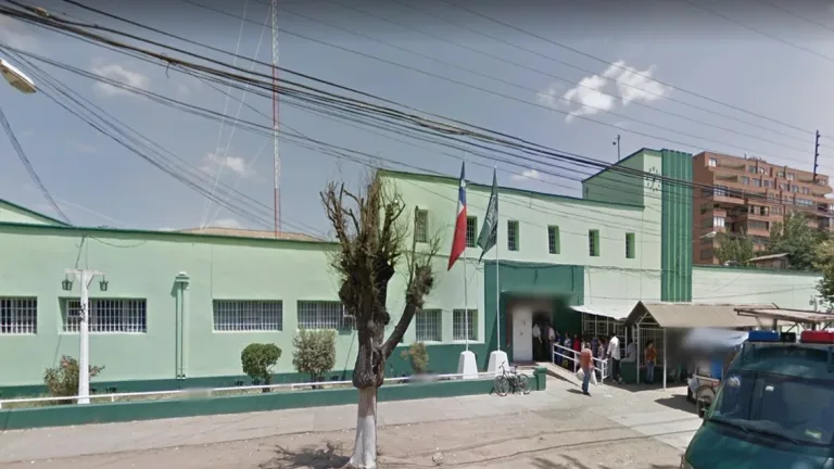 Detienen a dos hombres por arrojar drogas al interior de la cárcel de Talca